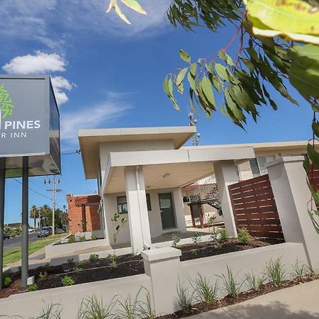 Seven Pines Motor Inn Mildura Bagian luar foto