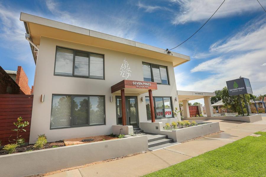 Seven Pines Motor Inn Mildura Bagian luar foto