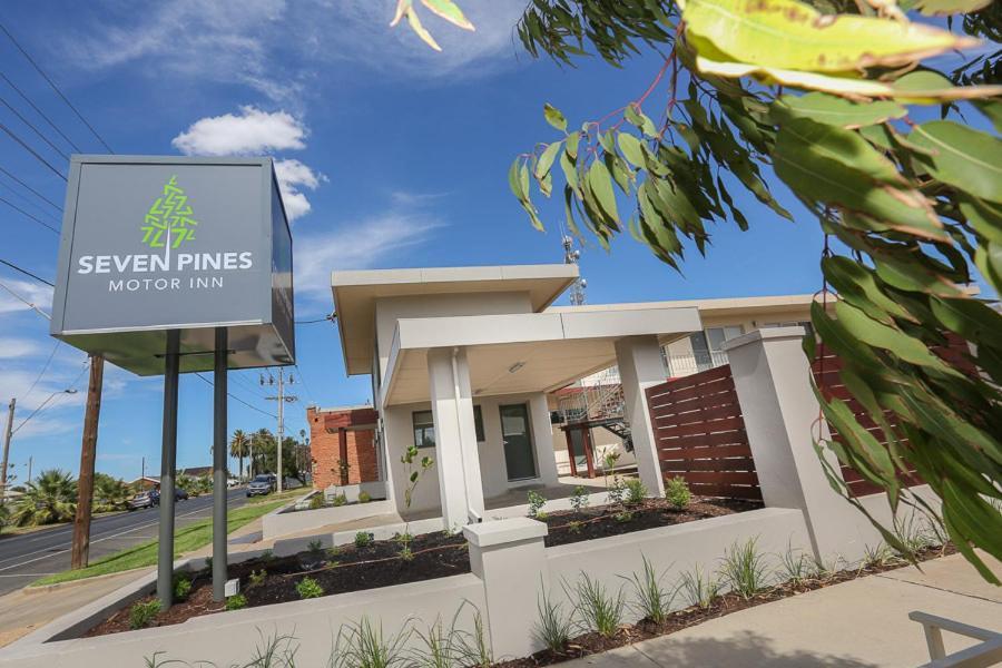 Seven Pines Motor Inn Mildura Bagian luar foto
