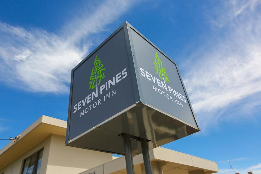 Seven Pines Motor Inn Mildura Bagian luar foto